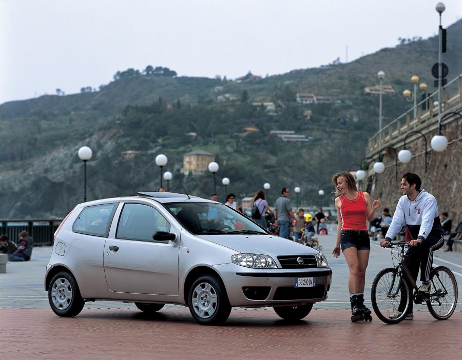  Fiat Punto 2003 года  (фото 17 из 67)